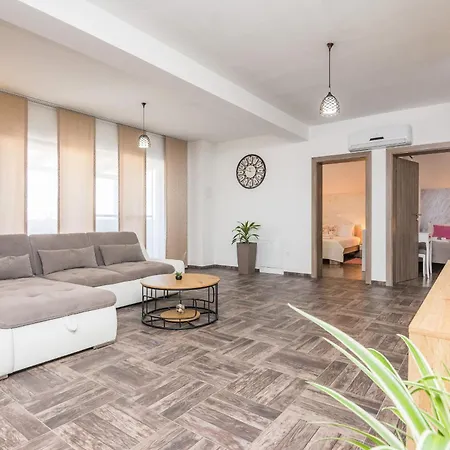 M&m Zadarvillas Villa