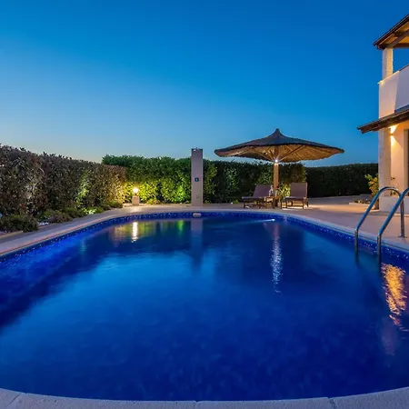 M&m Zadarvillas Villa