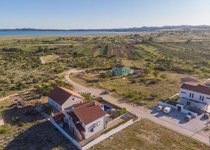 M&m Zadarvillas Villa