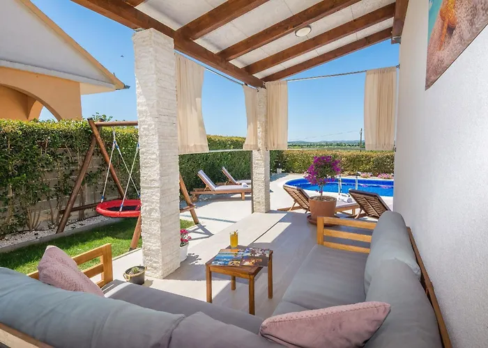 M&m Zadarvillas Villa