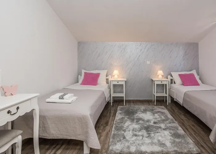 M&m Zadarvillas Villa *