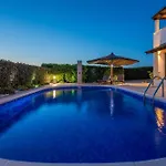 M&m Zadarvillas Villa