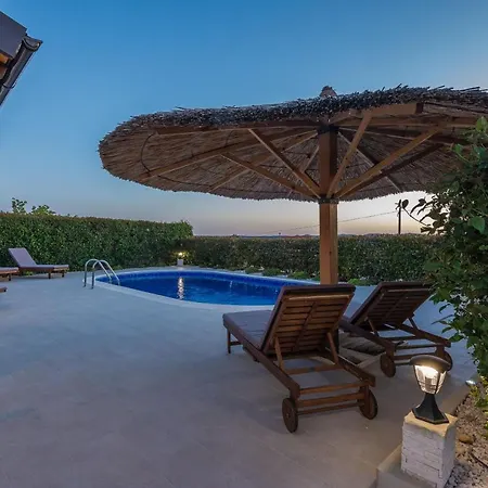 M&m Zadarvillas Villa