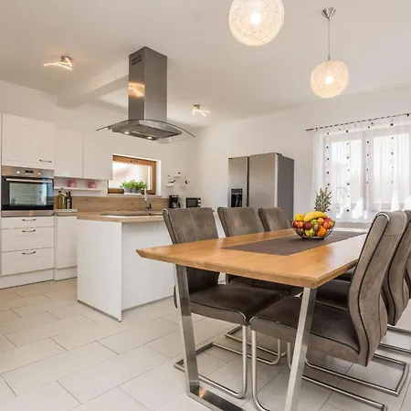 M&m Zadarvillas Villa